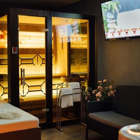 Wellness Relax - Luxusni Hotel Прага Екстериор снимка